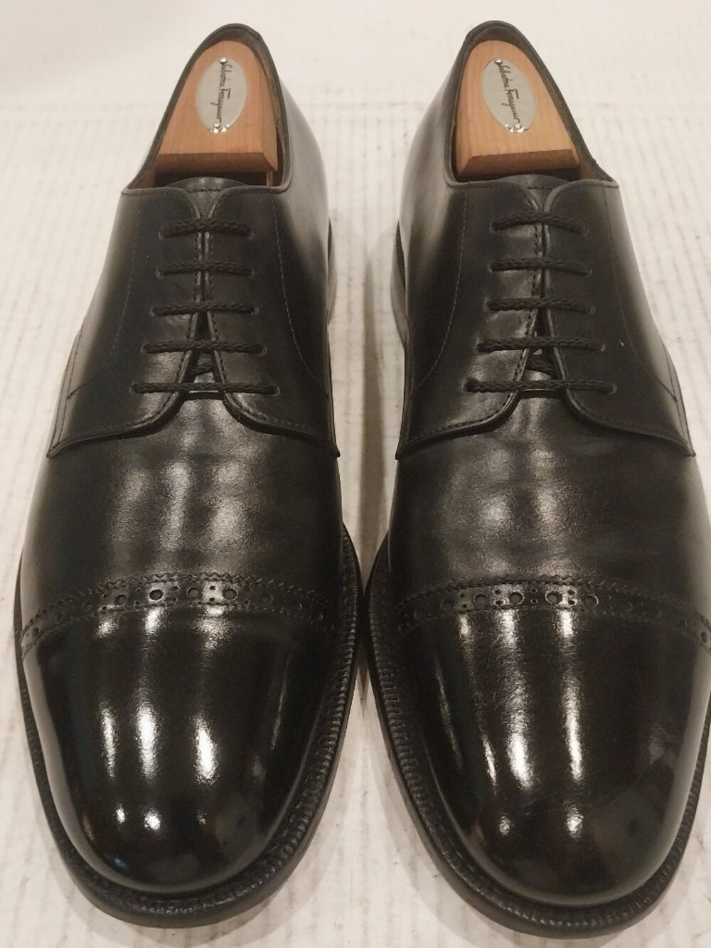 Salvatore Ferragamo Black Cap-Toe Oxford Shoes - Men